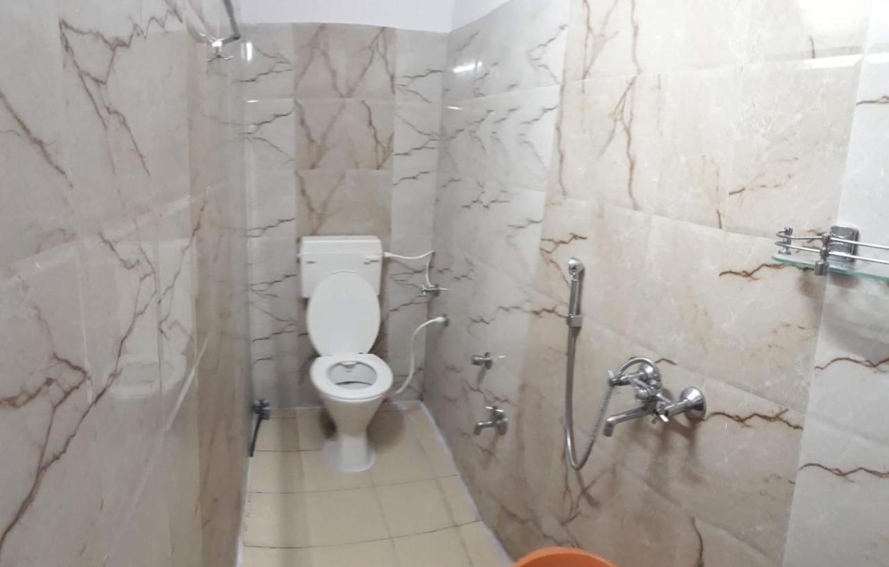 Hotel Himalayan Inn Uttarkāshi Kültér fotó